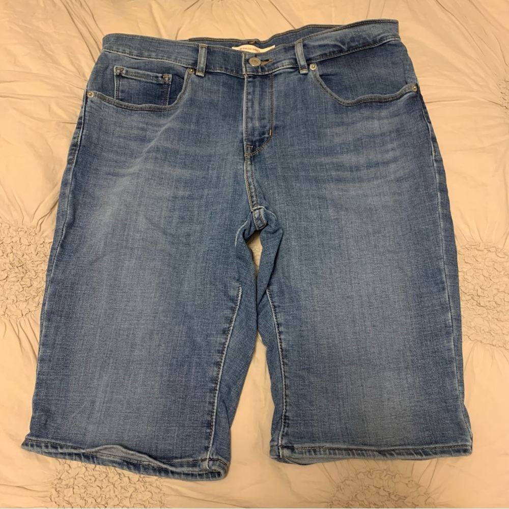 LEVI’S bermuda jean shorts Size 30 Navy blue soft and a bit stretchy
